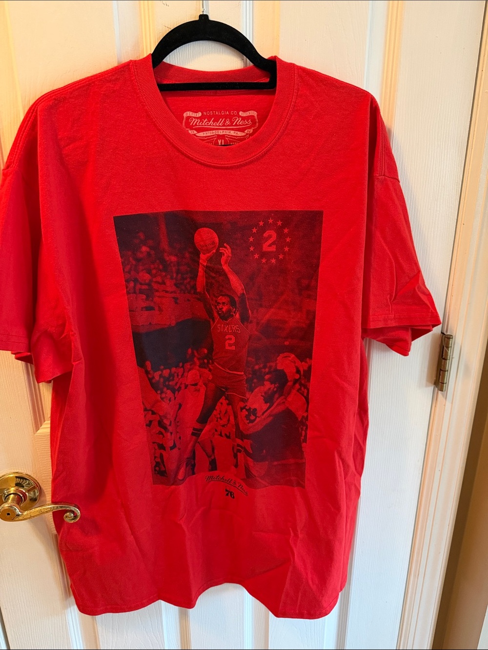 Mitchell & Ness Red Basketball Player Graphic T‑Shirt